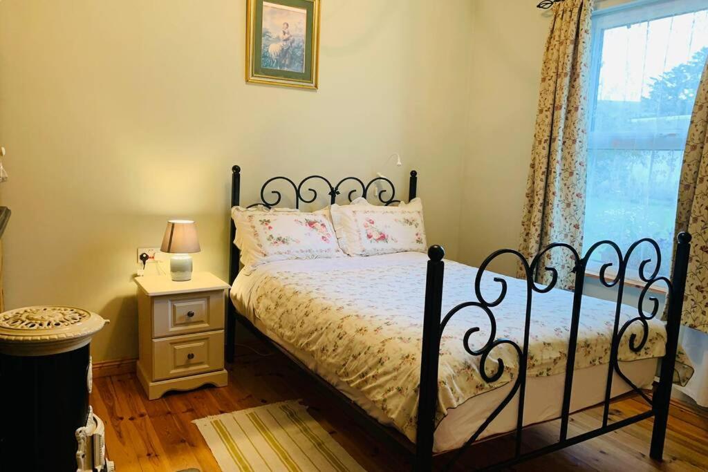 Glen Keen Farm Cottage Louisburgh Εξωτερικό φωτογραφία